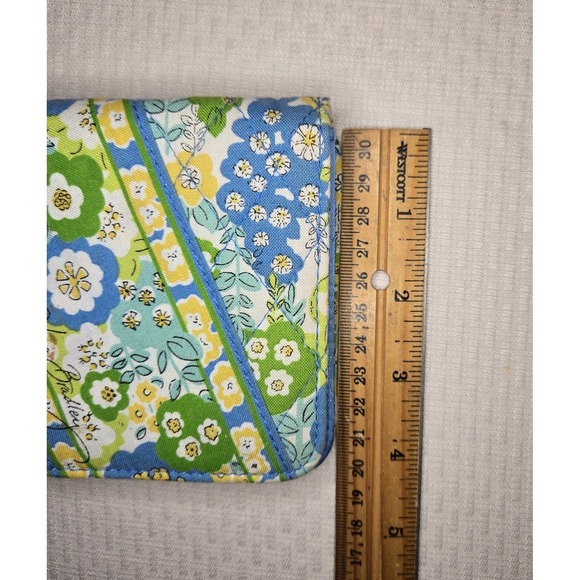 VERA BRADLEY Travel Envelope Passport Wallet Organizer English Meadow Retired - Picture 3 of 8